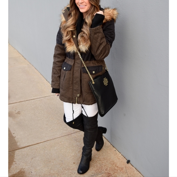 Express Hooded Detachable Faux Fur Trim Black & Olive Quilted Parka Sz XS - Picture 14 of 16